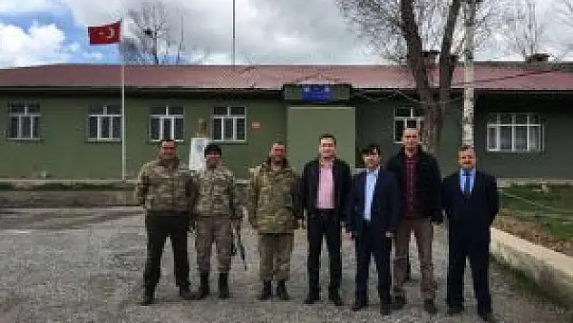 Güroymak Kaymakamı Eligül, Askerleri Ziyaret Etti