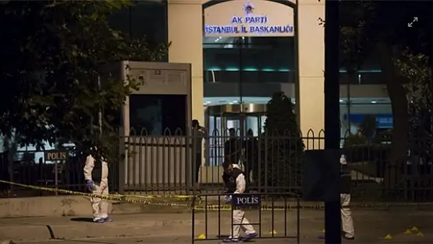 Son dakika! İstanbul Beyoğlu'ndaki Sütlüce AK Parti İl Başkanlığı binasını Bombalı saldırı