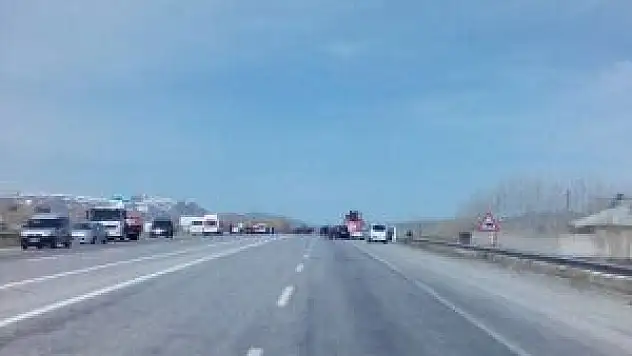 Van'da Patlayıcı Yüklü Kamyon Ele Geçirildi