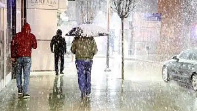 Erzurum'a Nisan Ayında Kar Yağdı
