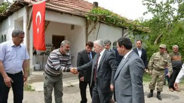 Vali Kamçı, Şehiter İçin Okutulan Mevlitlere Katıldı