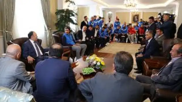 Erzurumspor'dan Vali Altıparmak'a Ziyaret