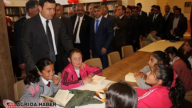 Hamur'da Halk kütüphanesi Açılışı Yapıldı