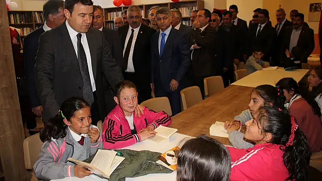 Hamur'da kütüphane açılışı