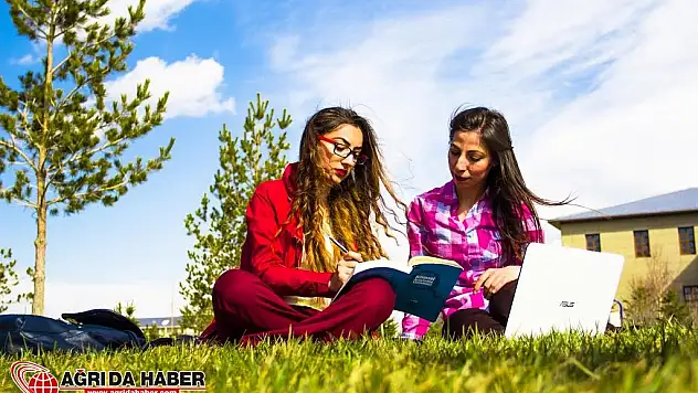 Ağrı İbrahim Çeçen Üniversitesi'nde 15 Bin Ağaç Toprakla Buluştu