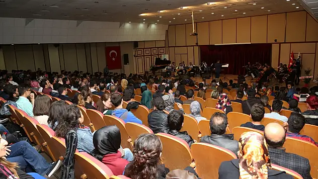 YYÜ'de 'Nefesimiz Türküler' konseri