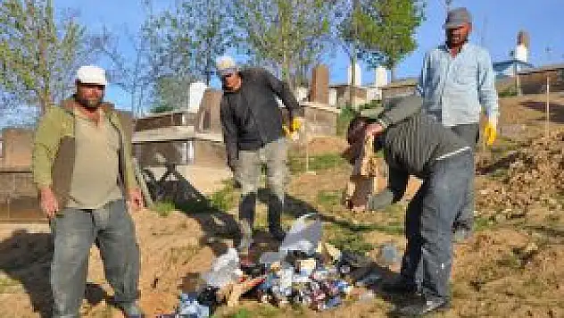 Muş'ta, Piknikçilere 'Çöp' Tepkisi