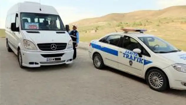 Elazığ Zabıtasından Minibüs Ve Halk Otobüslerinde Denetim