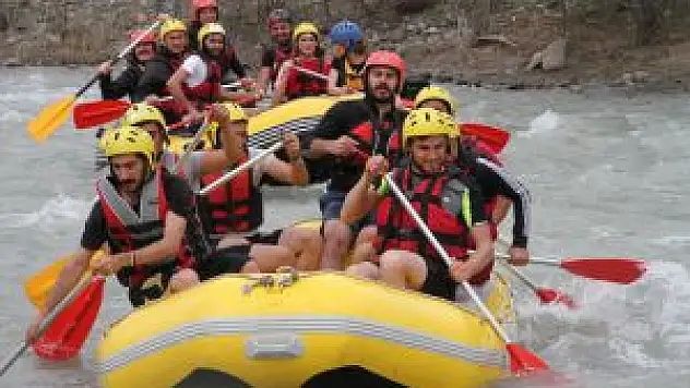 Erzincan'da Rafting Keyfi