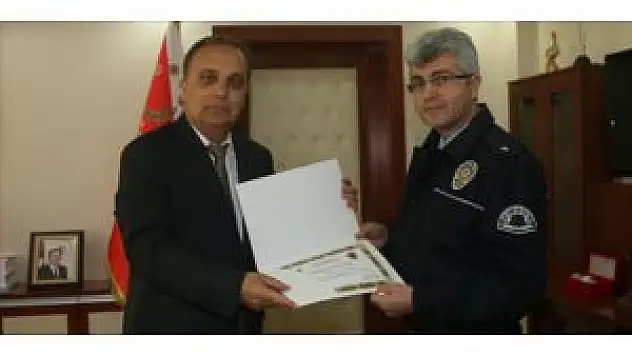 Elazığ'da Başarılı Emniyet Personeli Altınla Ödüllendirildi