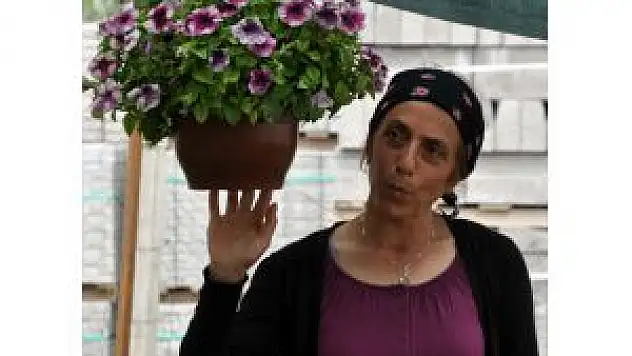 Muş'ta Çiçek Ekimine İlgi