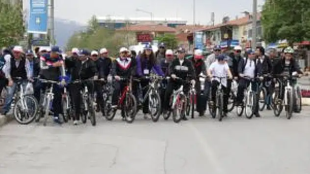 Erzincan'da Sağlıklı Yaşam İçin Pedal Çevirdiler