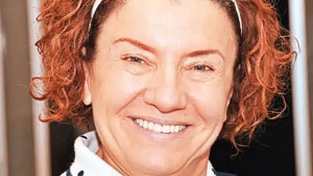 Ayşenil Şamlıoğlu Kaza Geçirdi