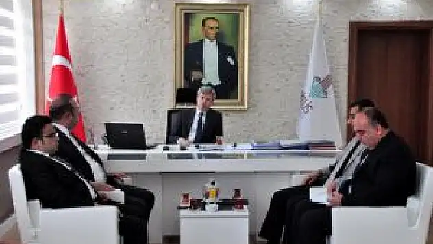 Vali Çınar, Gazetecilerle Buluştu