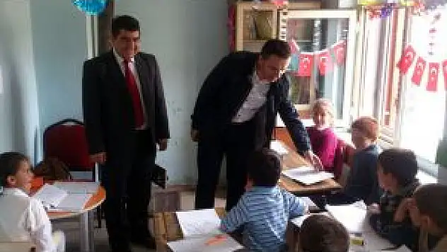 Hamur Kaymakamı Manisa'dan Okul Ziyaretleri