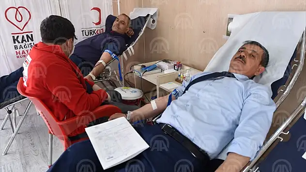 Kızılay Ahlat'ta kan topladı