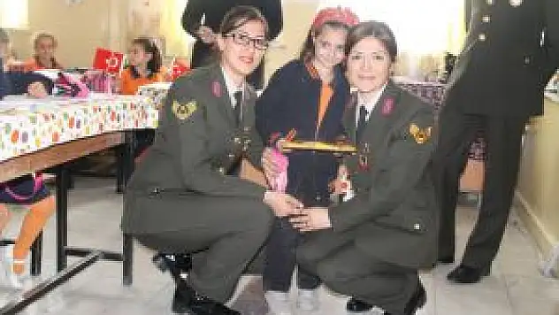 Öğrencilerin İlk Mektubu 'Mehmetçik'e'