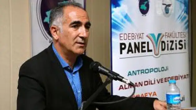'Batıda Ve Türkiye'de Muhafazakarlık' Paneli