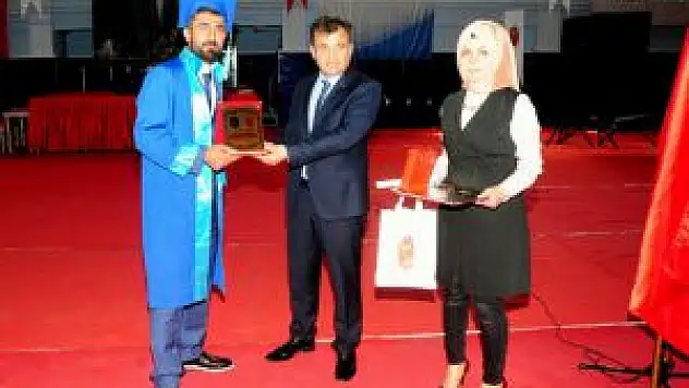 Yyü Veteriner Fakültesi'nde Mezuniyet Coşkusu