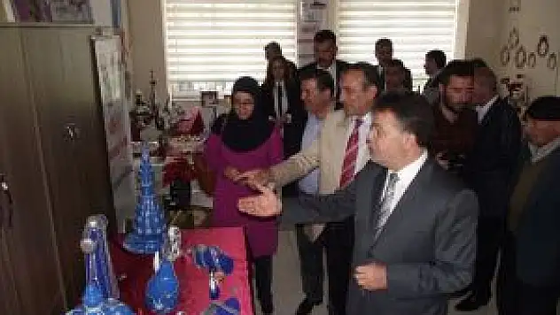 Keban'da Kursiyerlerin Eserleri Sergilendi
