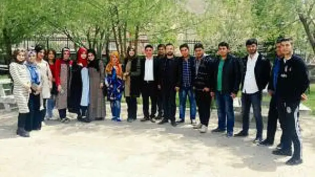 Ak Parti'den Üniversite Öğrencilerine Ziyaret