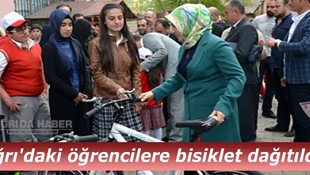 Ağrı'daki öğrencilere bisiklet dağıtıldı