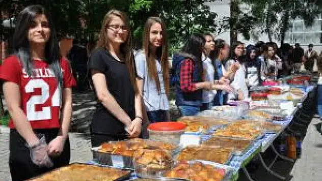 Muş'ta Okul Yararına Kermes