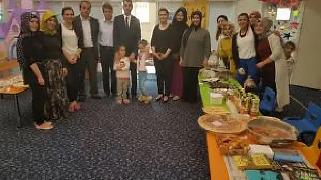 Anaokulu Öğrencileri Çalışmalarını Sergiledi