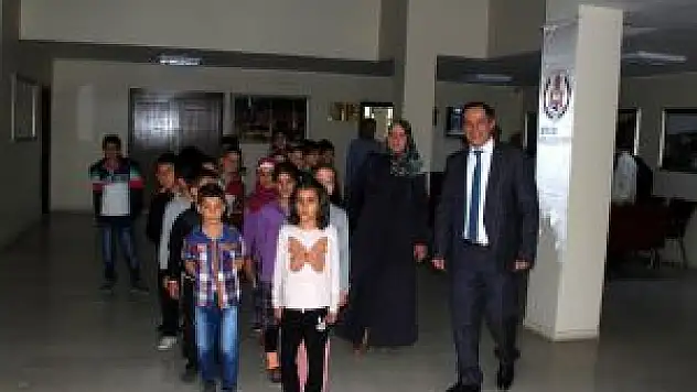 İlkokul Öğrencilerinden Belediyeye Ziyaret