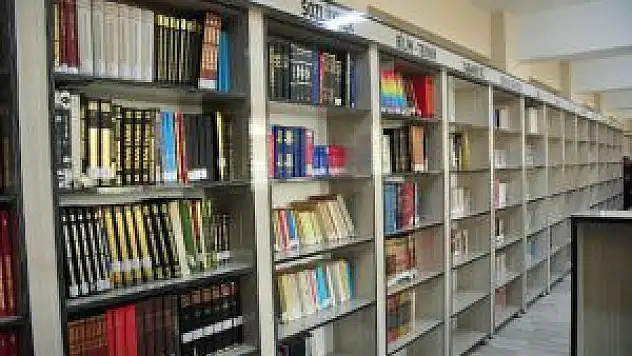 Van'daki Liseye Tamam Donanımlı Kütüphane