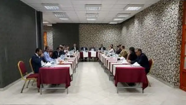 Yyü Rektörü Battal, Hayırseverlerle Bir Araya Geldi