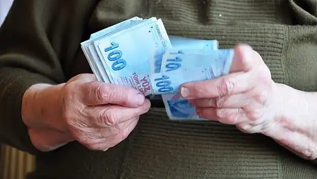 Emeklilere O para peşin ödenecek
