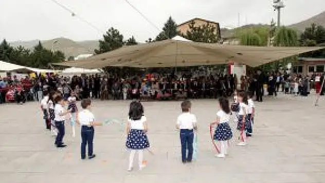 Hakkari'de 'Okul Öncesi Çocuk Şenliği'