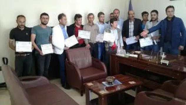 Eğitimi Tamamlayan Girişimciler Belgelerini Aldı