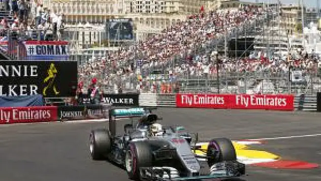 Monaco Caddelerinde Mercedes Amg Petronas Zaferi Yaşadı