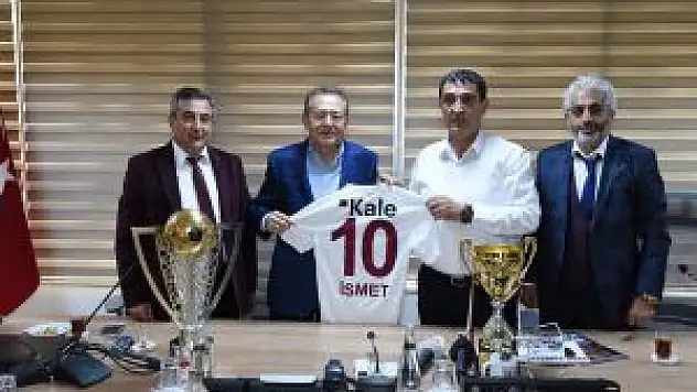 Bandırmaspor'da Çifte Kupa Sevinci