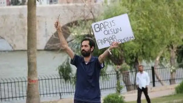 Önce 'Analar Ağlamasın' Diye Döviz Açtı Ardından Bıçağı Boynuna Dayadı