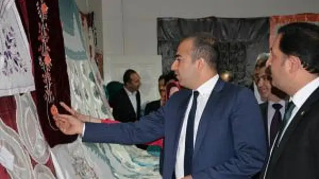 Aşkale'de Yıl Sonu Sergisi