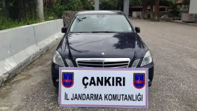 Yasa Dışı Yollarla Türkiye'ye Sokulan Lüks Araca El Konuldu