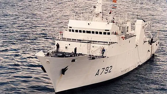 Düşen uçağın parçaları Akdeniz'in dibinden bulundu