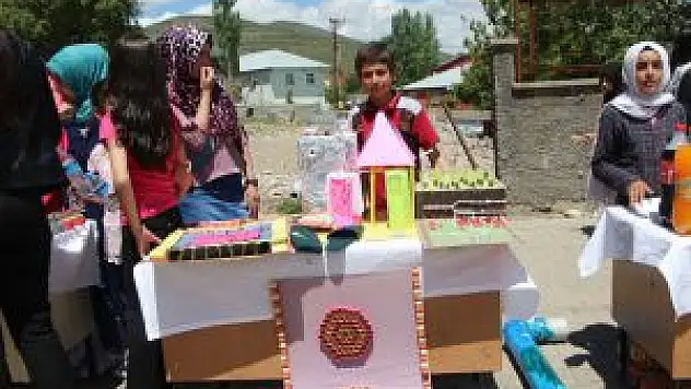 Karlıova'da Bilim Ve Sanat Fuarı