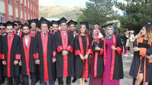 Oltu Myo'da Mezuniyet Heyecanı