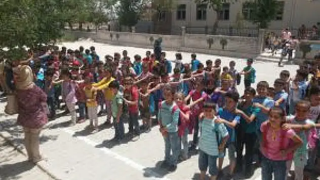 Savaş Mağduru Çocuklar Türkiye'de Eğitime Devam Ediyor