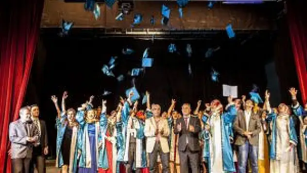 Sadullah Gencer Anadolu Lisesi'nde Mezuniyet Töreni