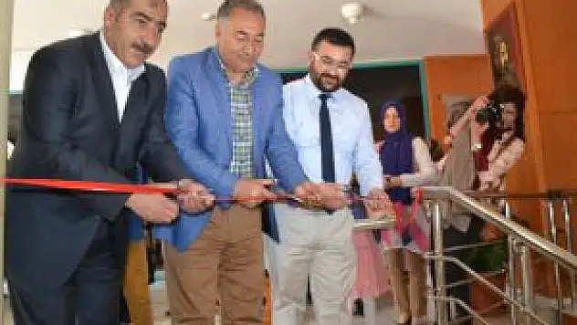 Tatvan'da Resim Sergisi Açıldı