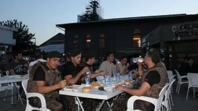 Diyarbakır Valiliği, Sur'da İftar Çadırı Kurdu