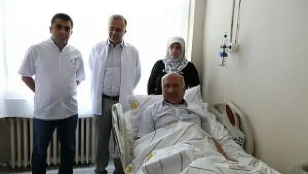 Diyarbakır'da İlk Defa Kapalı Yöntemle Yapay Mesane Ameliyatı Yapıldı