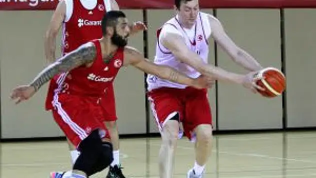 A Milli Basketbol Takımı, Antalya'da Hazırlıklarını Sürdürüyor