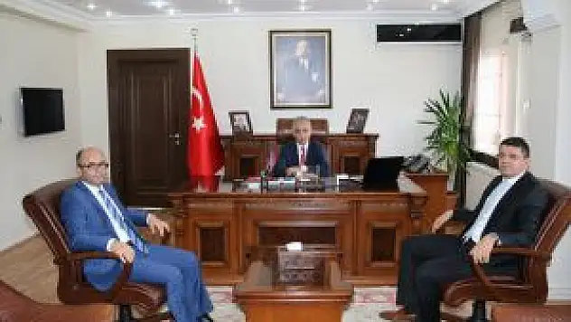 Vali Cüneyit Orhan Toprak'a makamında ziyaret.