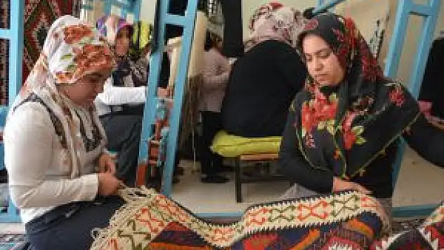 Tatvanlı Kadınlar, Açılan Kurslarda Meslek Öğreniyor